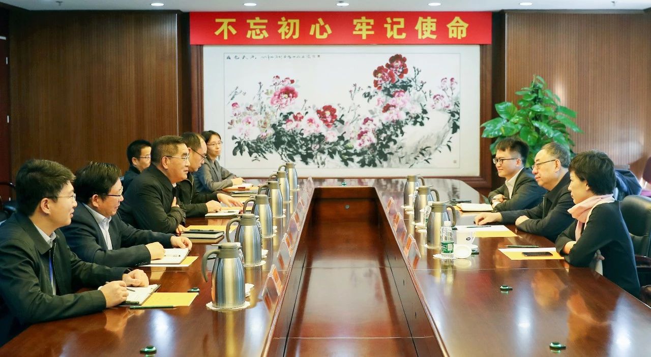 姜仁鋒會見中國國新黨委委員、總會計師劉學詩 